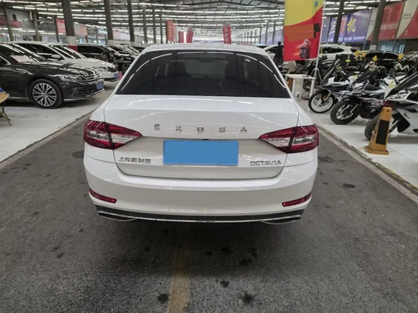 2020 Skoda Octavia 1.5L 113HP L4 6AT,autocango,china used car exporter,china ev exporter,chinese used car exporter,chinese used ev exporter