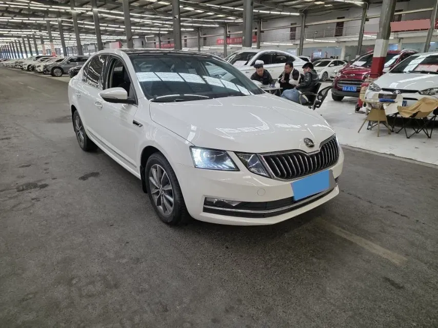 2020 Skoda Octavia 1.5L 113HP L4 6AT,autocango,china used car exporter,china ev exporter,chinese used car exporter,chinese used ev exporter