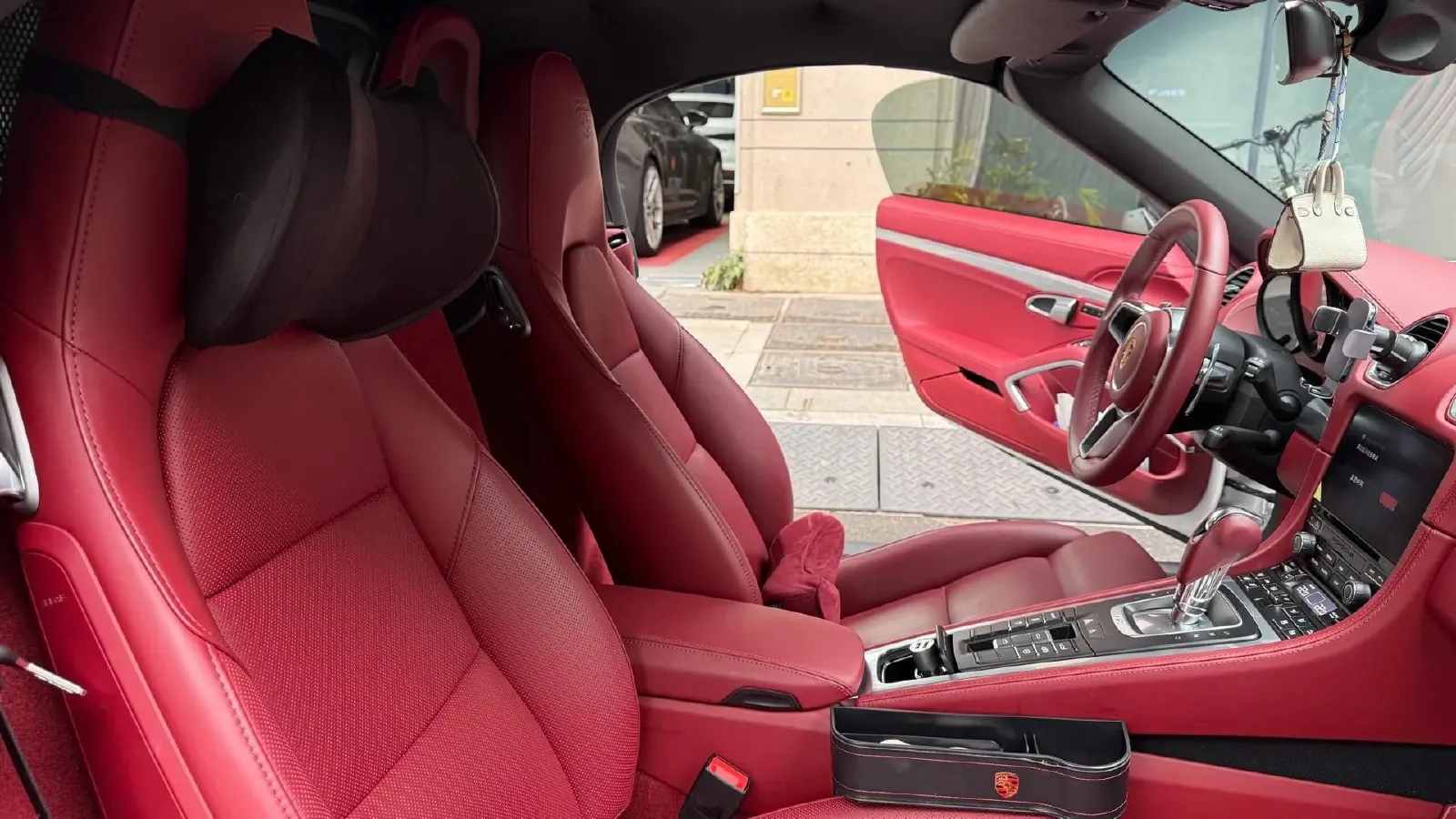 2020 Porsche 718 2.0T 250HP H4 7DCT,autocango,china used car exporter,china ev exporter,chinese used car exporter,chinese used ev exporter