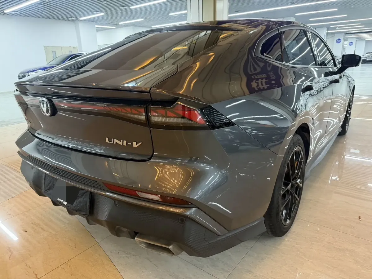 2024 ChangAn UNI-V 1.5T 188HP L4 7DCT,autocango,china used car exporter,china ev exporter,chinese used car exporter,chinese used ev exporter