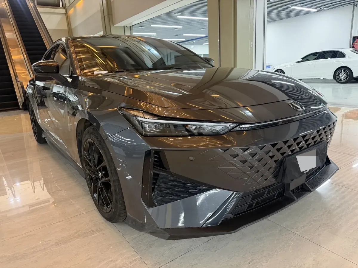 2024 ChangAn UNI-V 1.5T 188HP L4 7DCT,autocango,china used car exporter,china ev exporter,chinese used car exporter,chinese used ev exporter