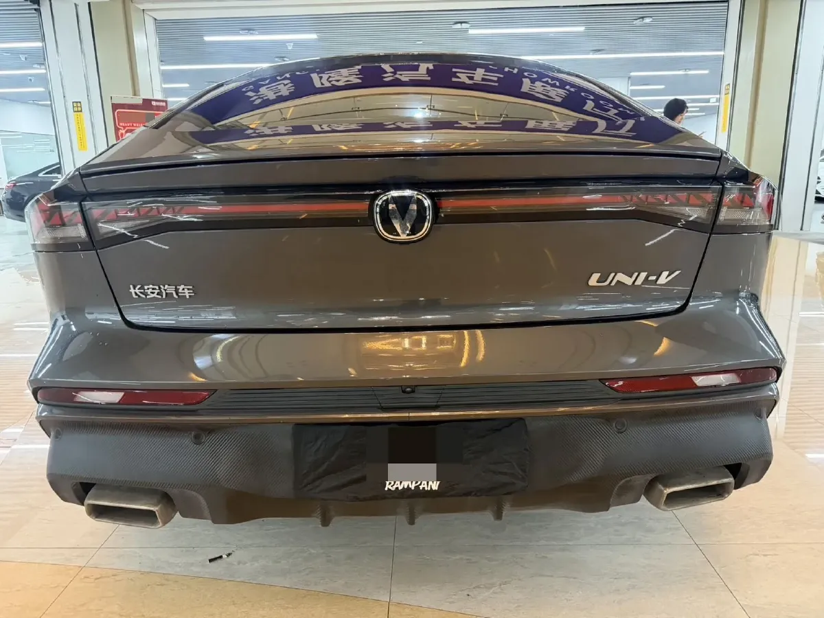 2024 ChangAn UNI-V 1.5T 188HP L4 7DCT,autocango,china used car exporter,china ev exporter,chinese used car exporter,chinese used ev exporter