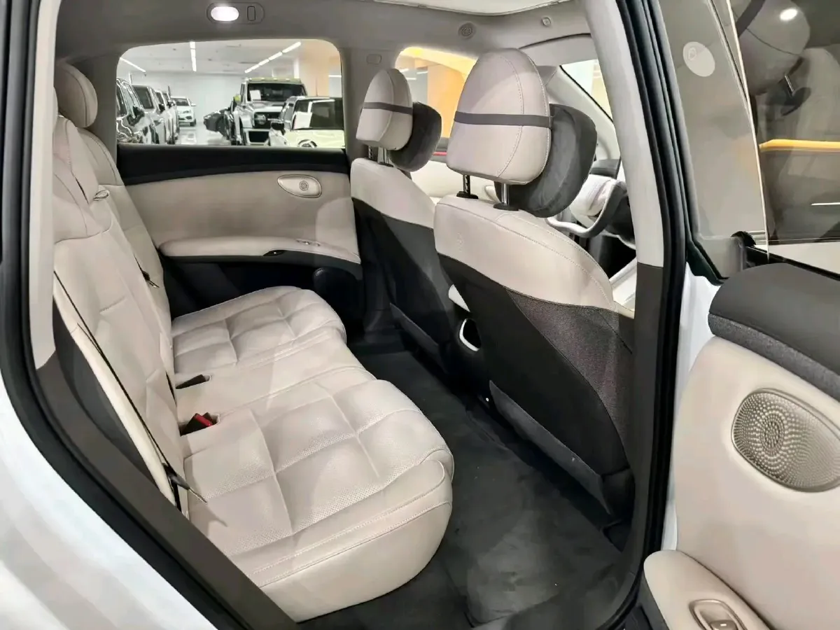 2025 IM LS6 BEV 100KWH,autocango,china used car exporter,china ev exporter,chinese used car exporter,chinese used ev exporter