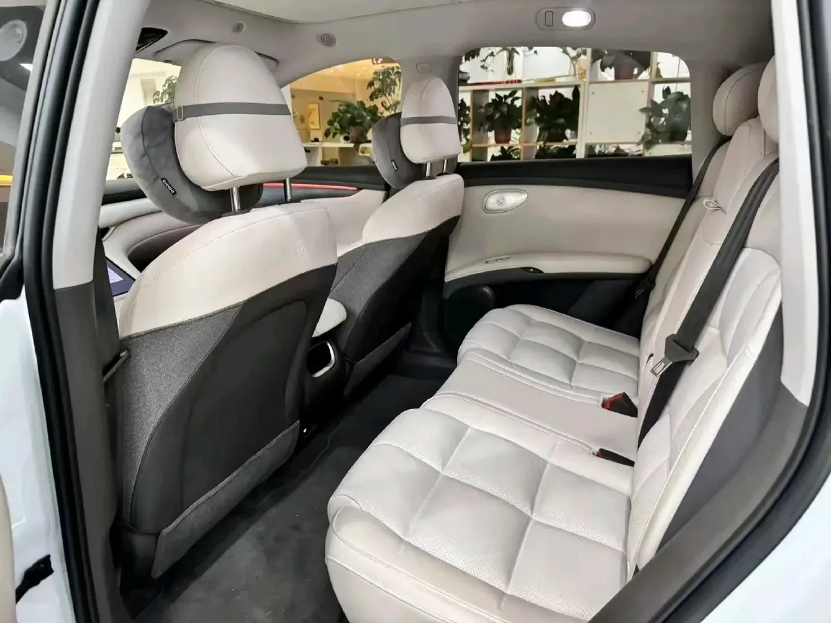 2025 IM LS6 BEV 100KWH,autocango,china used car exporter,china ev exporter,chinese used car exporter,chinese used ev exporter