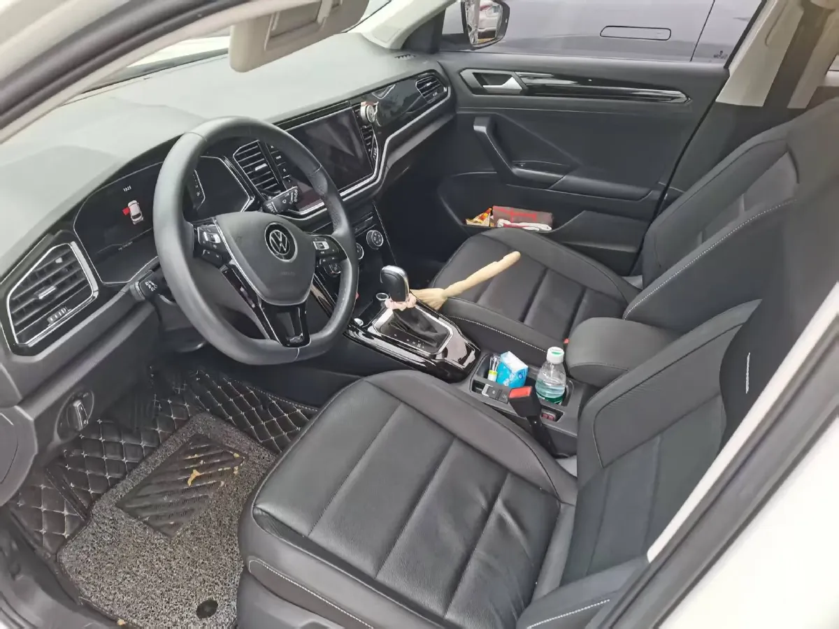 2021 Volkswagen T-Roc 1.4T 150HP L4 7DCT,autocango,china used car exporter,china ev exporter,chinese used car exporter,chinese used ev exporter