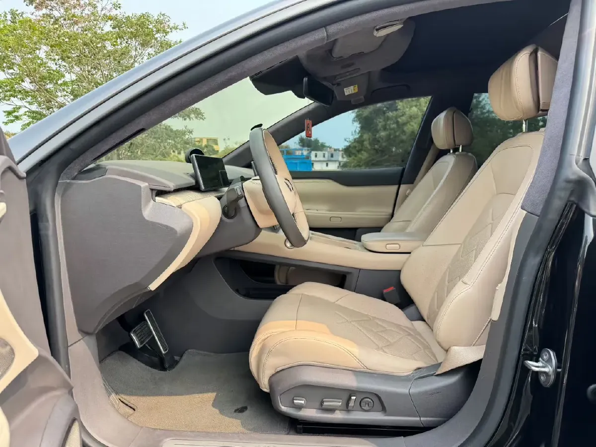 2021 Volkswagen ID.6 Crozz BEV 84.8KWH,autocango,china used car exporter,china ev exporter,chinese used car exporter,chinese used ev exporter