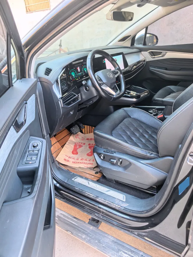 2021 Volkswagen Talagon 2.5T 299HP V6 7DCT,autocango,china used car exporter,china ev exporter,chinese used car exporter,chinese used ev exporter