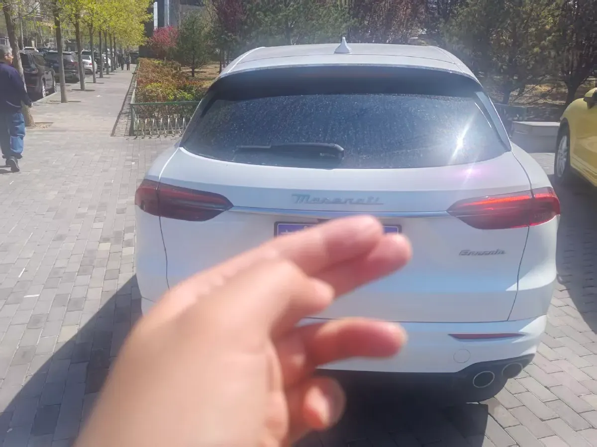 2022 Maserati Levante 2.0T 330HP L4 8AT,autocango,china used car exporter,china ev exporter,chinese used car exporter,chinese used ev exporter