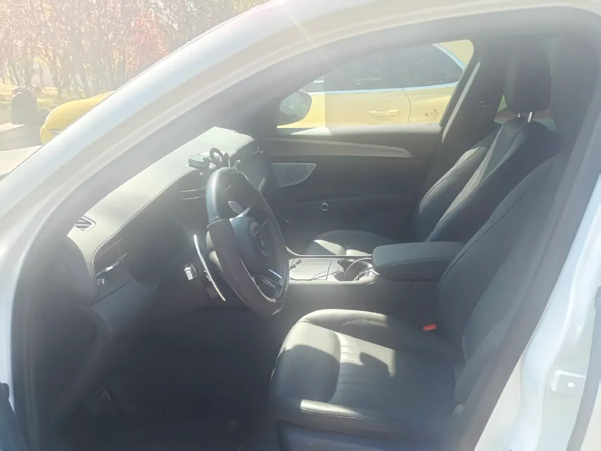 2022 Maserati Levante 2.0T 330HP L4 8AT,autocango,china used car exporter,china ev exporter,chinese used car exporter,chinese used ev exporter