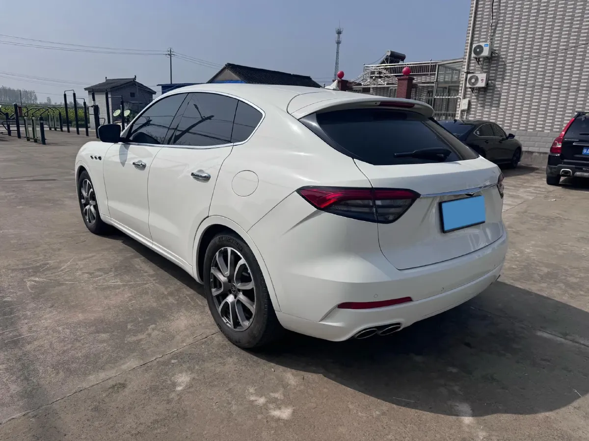 2022 Maserati Levante 2.0T 330HP L4 8AT,autocango,china used car exporter,china ev exporter,chinese used car exporter,chinese used ev exporter