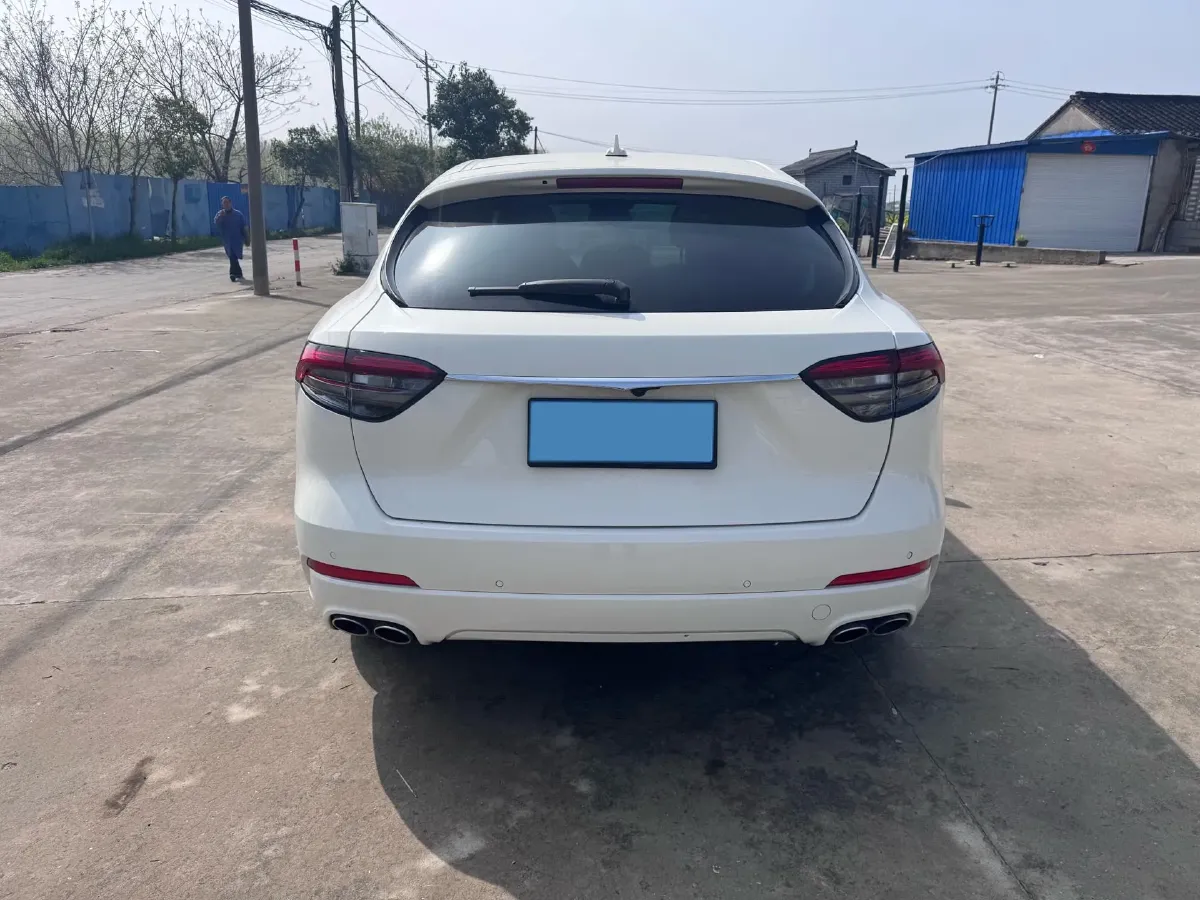 2022 Maserati Levante 2.0T 330HP L4 8AT,autocango,china used car exporter,china ev exporter,chinese used car exporter,chinese used ev exporter