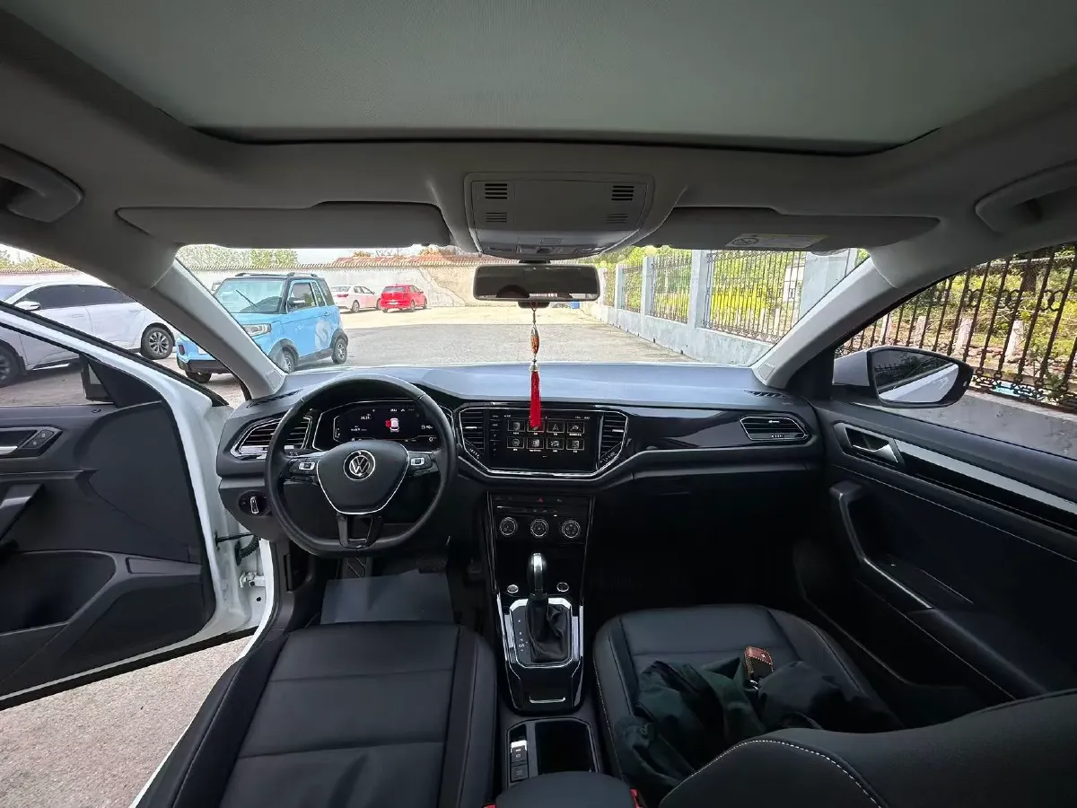 2022 Volkswagen T-Roc 1.4T 150HP L4 7DCT,autocango,china used car exporter,china ev exporter,chinese used car exporter,chinese used ev exporter