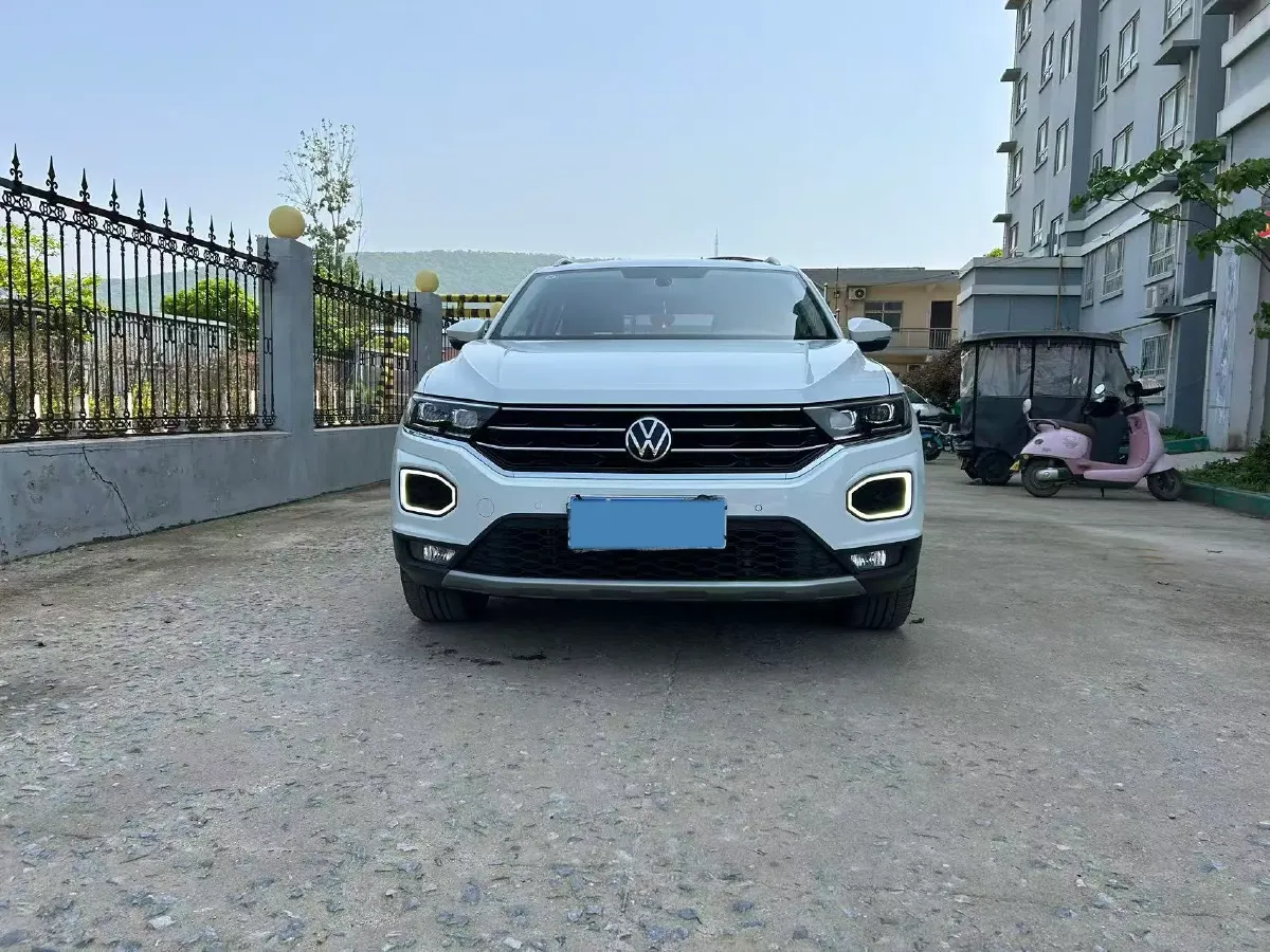 2022 Volkswagen T-Roc 1.4T 150HP L4 7DCT,autocango,china used car exporter,china ev exporter,chinese used car exporter,chinese used ev exporter