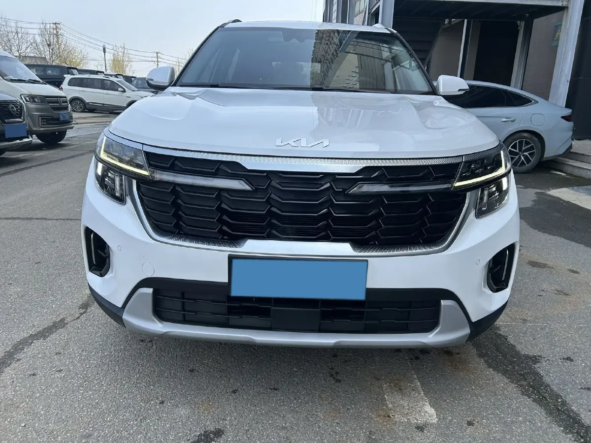 2023 Kia Seltos 1.5L 115HP L4 CVT,autocango,china used car exporter,china ev exporter,chinese used car exporter,chinese used ev exporter