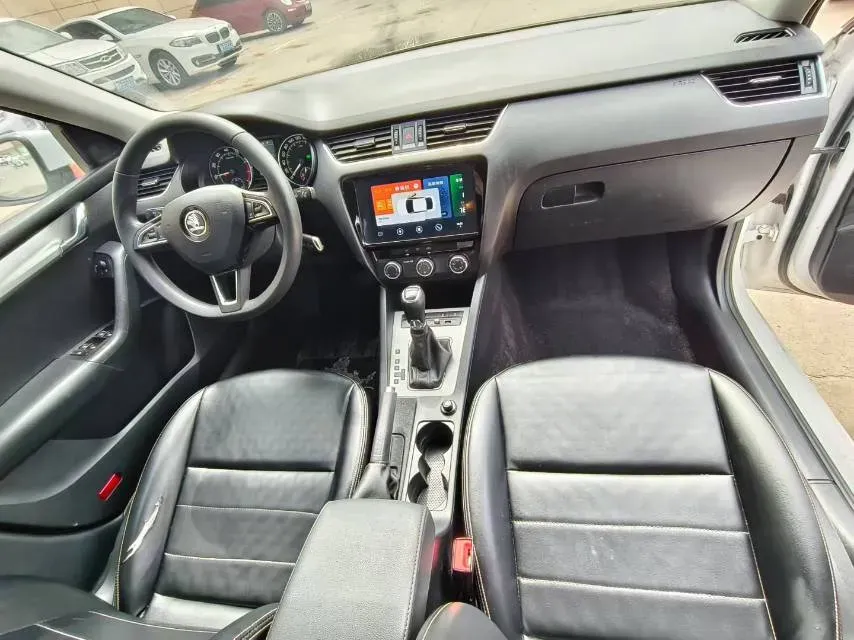 2019 Skoda Octavia 1.5L 116HP L4 6AT,autocango,china used car exporter,china ev exporter,chinese used car exporter,chinese used ev exporter