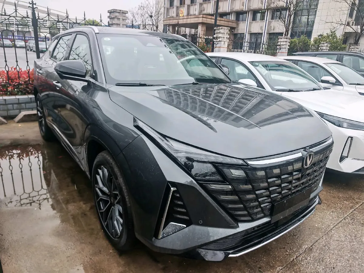 2025 ChangAn UNI-Z 1.5L 98HP L4 E-CVT PHEV,autocango,china used car exporter,china ev exporter,chinese used car exporter,chinese used ev exporter