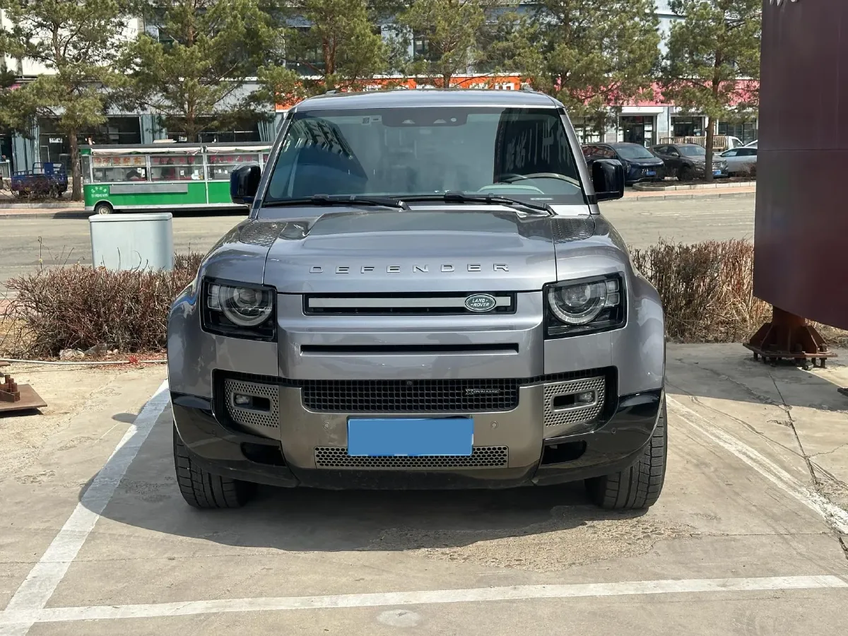 2022 Land Rover Defender 3.0T 400HP L6 8AT,autocango,china used car exporter,china ev exporter,chinese used car exporter,chinese used ev exporter
