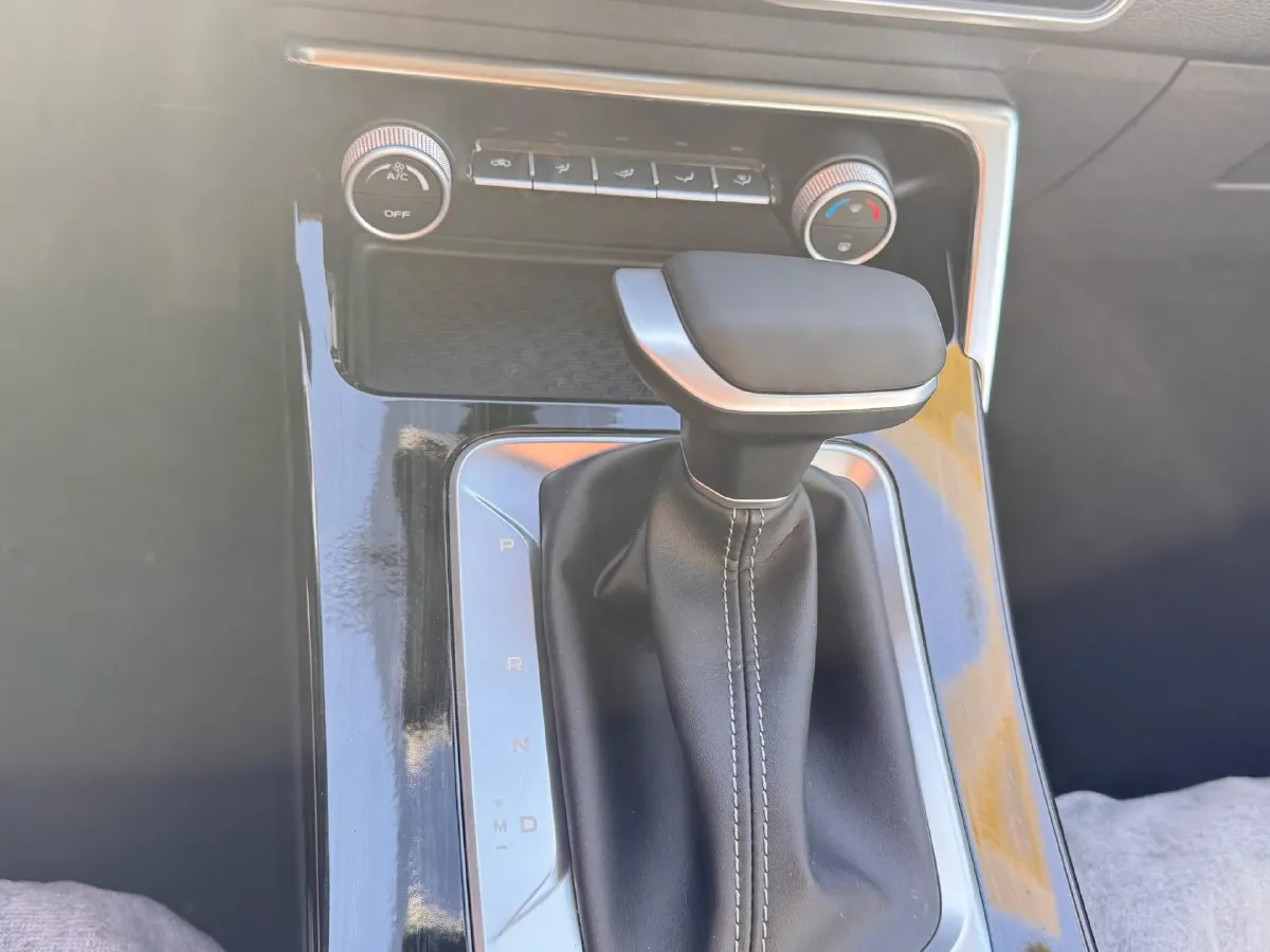 2025 Geely Coolray 1.5L 126HP L4 CVT,autocango,china used car exporter,china ev exporter,chinese used car exporter,chinese used ev exporter