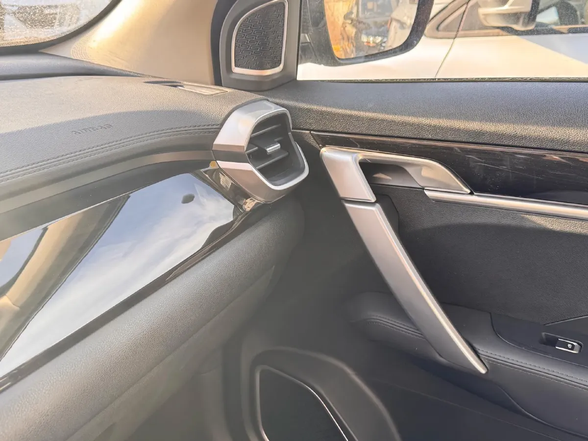 2025 Geely Coolray 1.5L 126HP L4 CVT,autocango,china used car exporter,china ev exporter,chinese used car exporter,chinese used ev exporter