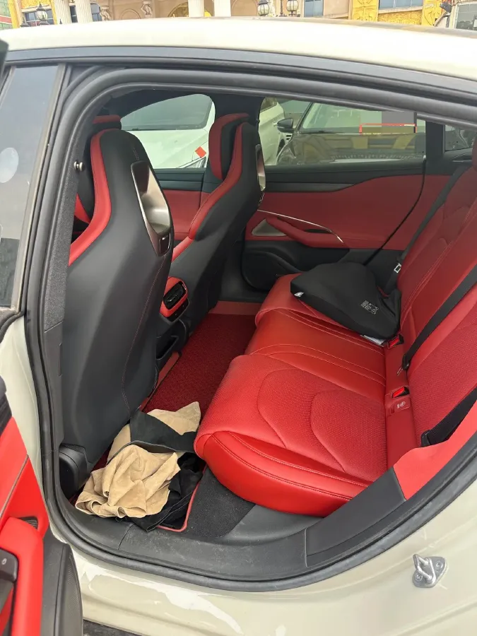 2024 MI SU7 BEV 73.6KWH,autocango,china used car exporter,china ev exporter,chinese used car exporter,chinese used ev exporter