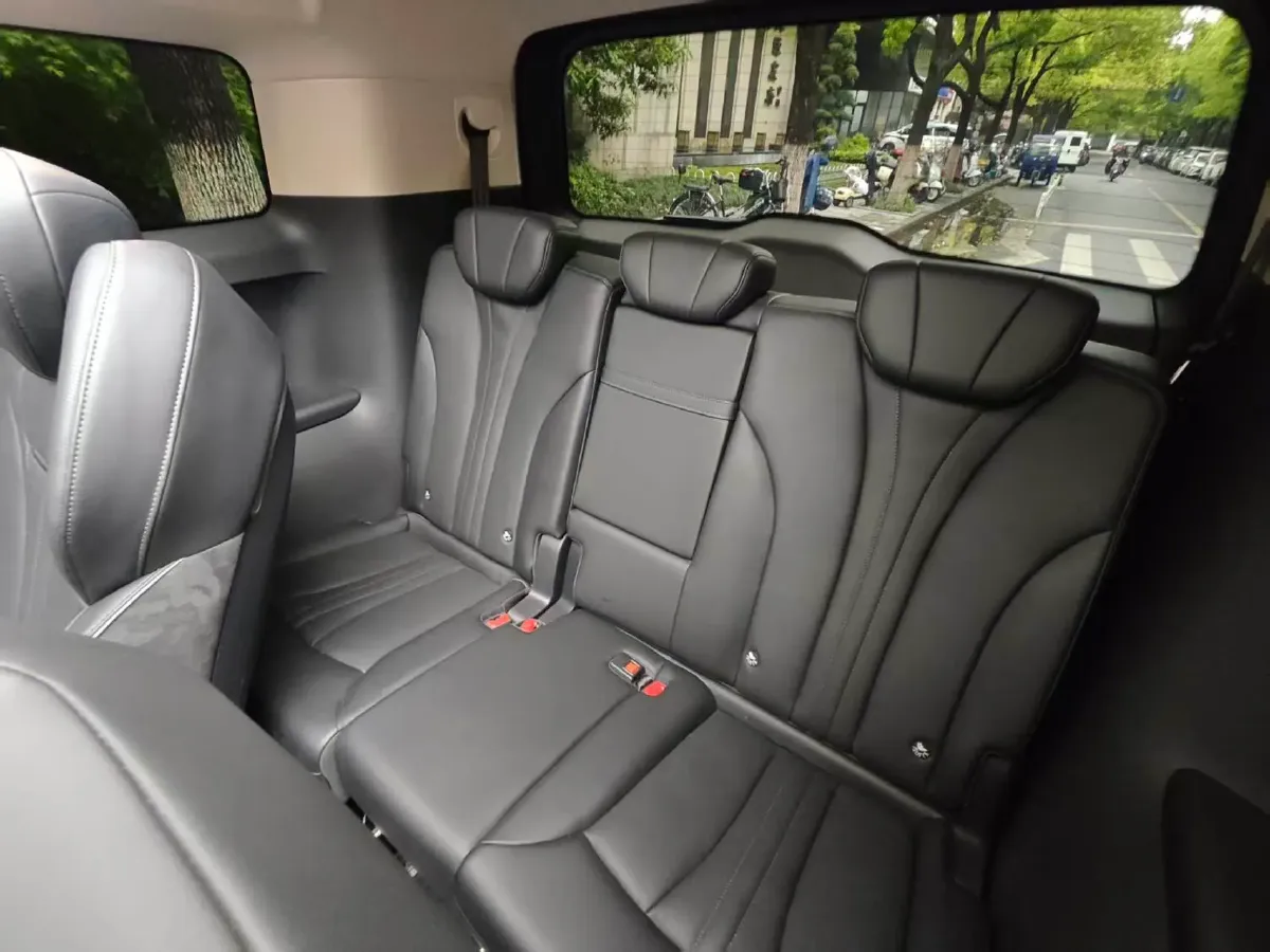 2023 HongQi HQ9 2.0T 252HP L4 8AT,autocango,china used car exporter,china ev exporter,chinese used car exporter,chinese used ev exporter