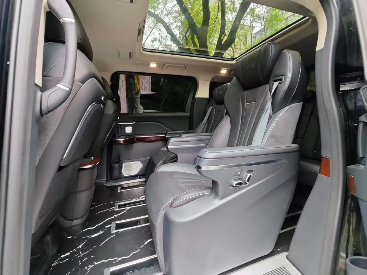 2023 HongQi HQ9 2.0T 252HP L4 8AT,autocango,china used car exporter,china ev exporter,chinese used car exporter,chinese used ev exporter