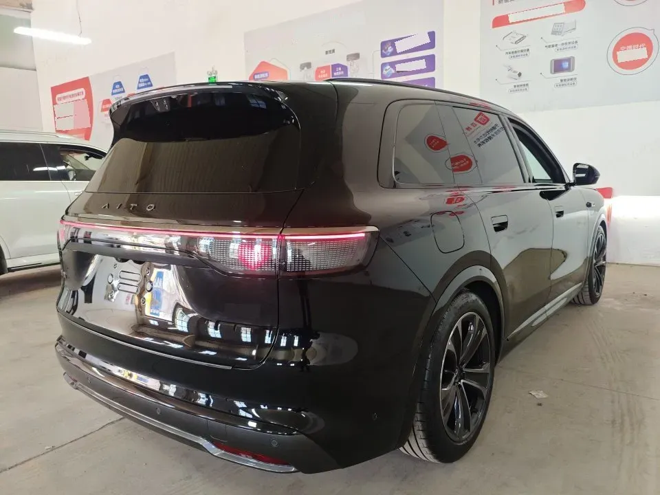 2025 AITO AITO M8 REEV 160HP REEV 53.4KWH,autocango,china used car exporter,china ev exporter,chinese used car exporter,chinese used ev exporter