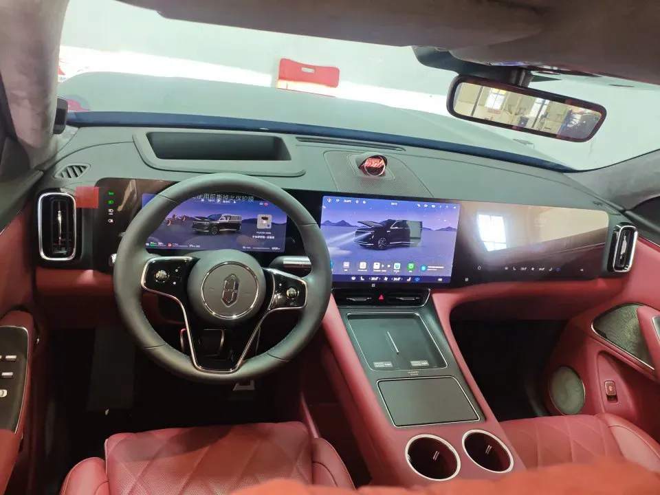 2025 AITO AITO M8 REEV 160HP REEV 53.4KWH,autocango,china used car exporter,china ev exporter,chinese used car exporter,chinese used ev exporter