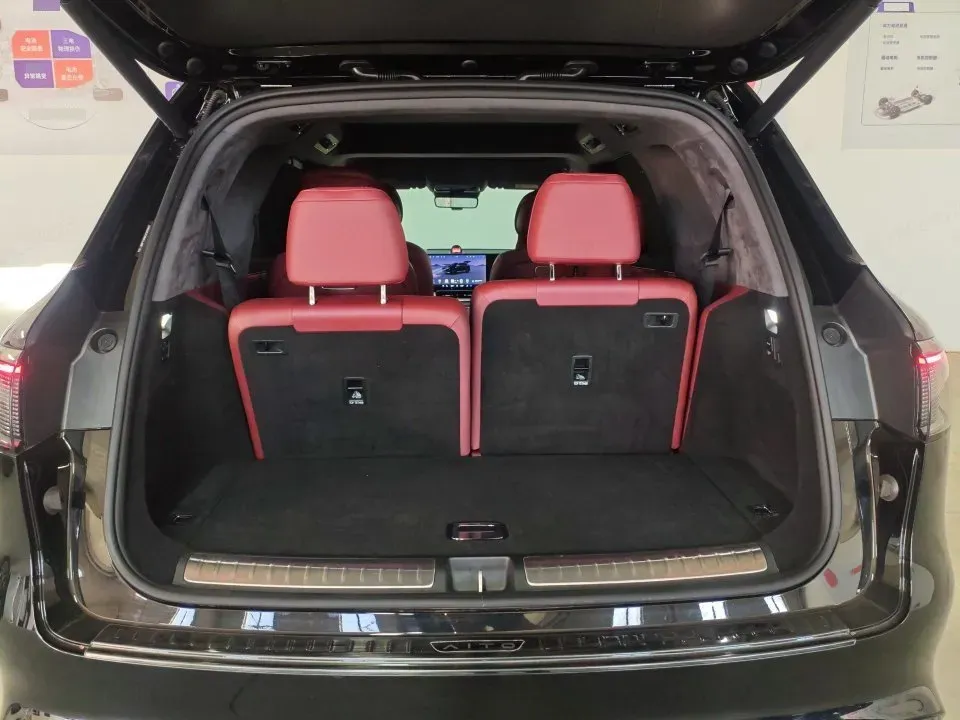 2025 AITO AITO M8 REEV 160HP REEV 53.4KWH,autocango,china used car exporter,china ev exporter,chinese used car exporter,chinese used ev exporter