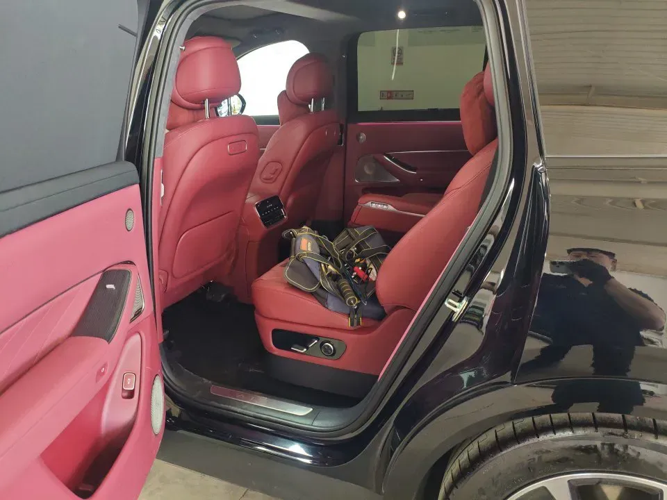 2025 AITO AITO M8 REEV 160HP REEV 53.4KWH,autocango,china used car exporter,china ev exporter,chinese used car exporter,chinese used ev exporter