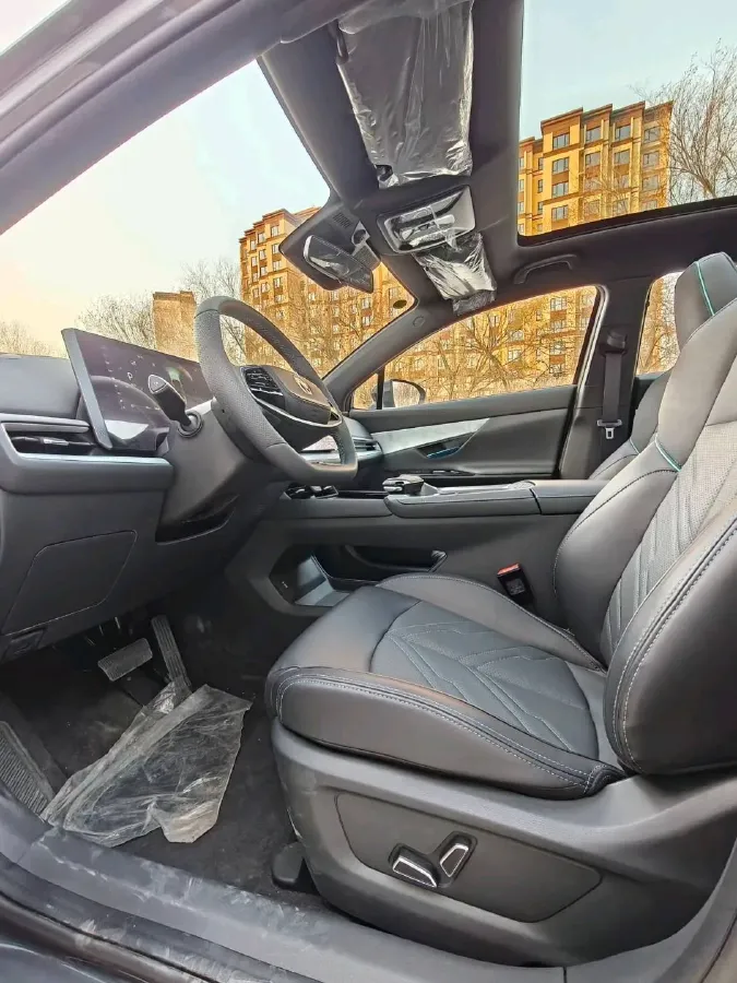 2023 ChangAn UNI-T 1.5T 188HP L4 7DCT,autocango,china used car exporter,china ev exporter,chinese used car exporter,chinese used ev exporter