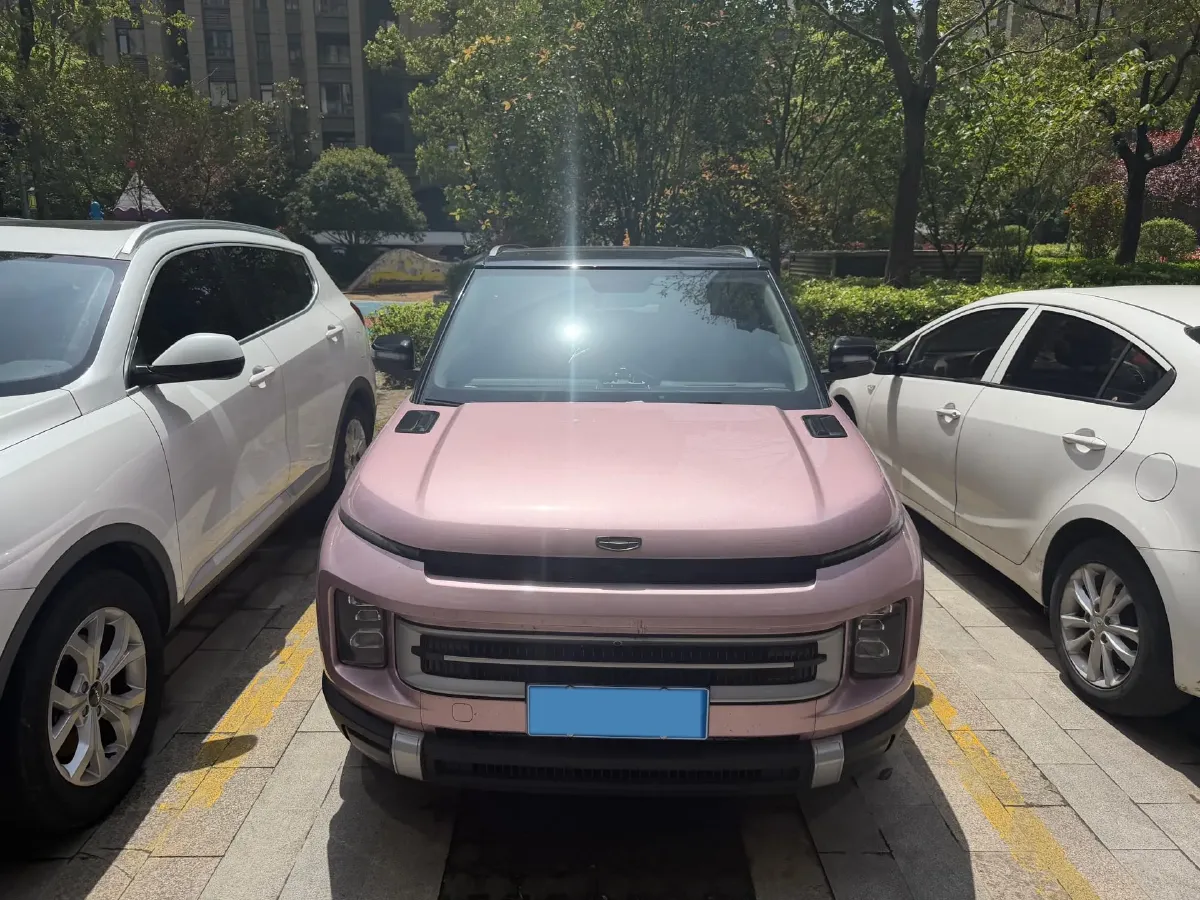 2023 Geely ICON 1.5T 181HP L4 7DCT,autocango,china used car exporter,china ev exporter,chinese used car exporter,chinese used ev exporter