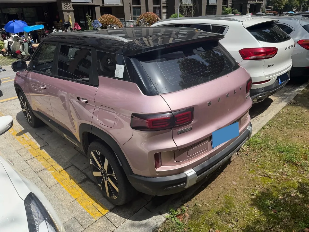 2023 Geely ICON 1.5T 181HP L4 7DCT,autocango,china used car exporter,china ev exporter,chinese used car exporter,chinese used ev exporter