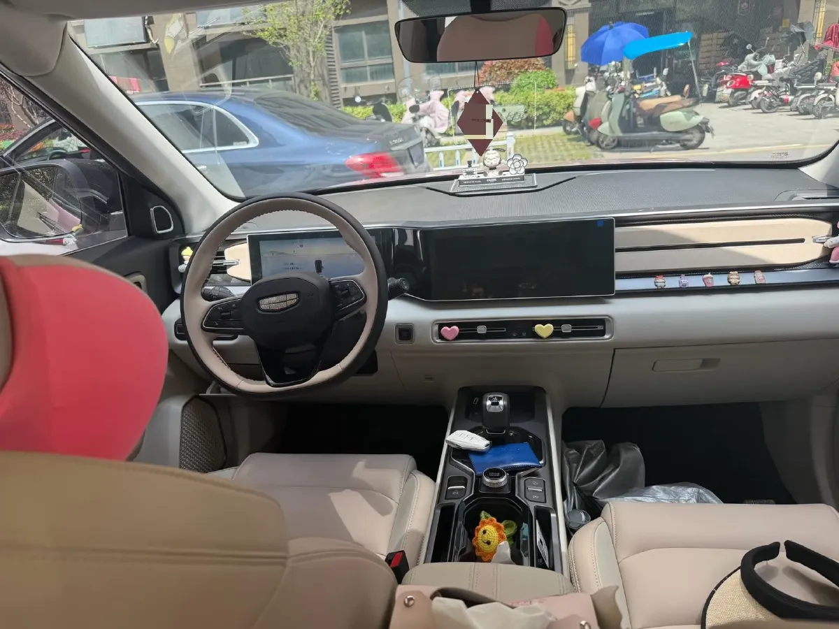 2023 Geely ICON 1.5T 181HP L4 7DCT,autocango,china used car exporter,china ev exporter,chinese used car exporter,chinese used ev exporter