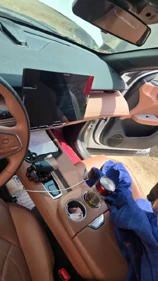 2024 ChangAn UNI-Z 1.5L 98HP L4 E-CVT PHEV 18.4KWH,autocango,china used car exporter,china ev exporter,chinese used car exporter,chinese used ev exporter