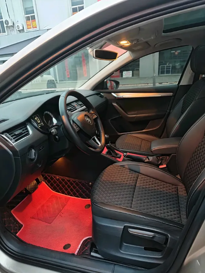 2018 Skoda Octavia 1.2T 116HP L4 7DCT,autocango,china used car exporter,china ev exporter,chinese used car exporter,chinese used ev exporter