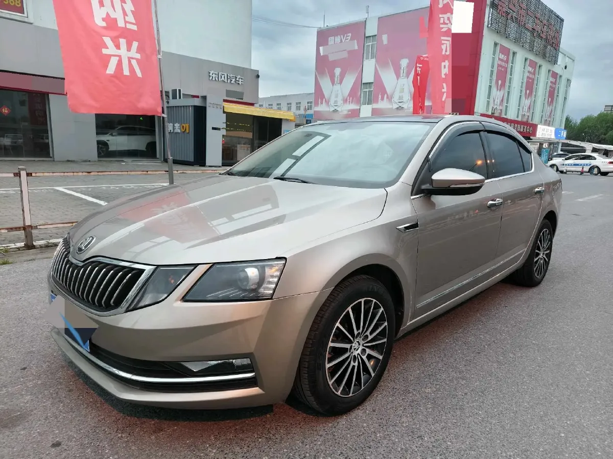 2018 Skoda Octavia 1.2T 116HP L4 7DCT,autocango,china used car exporter,china ev exporter,chinese used car exporter,chinese used ev exporter