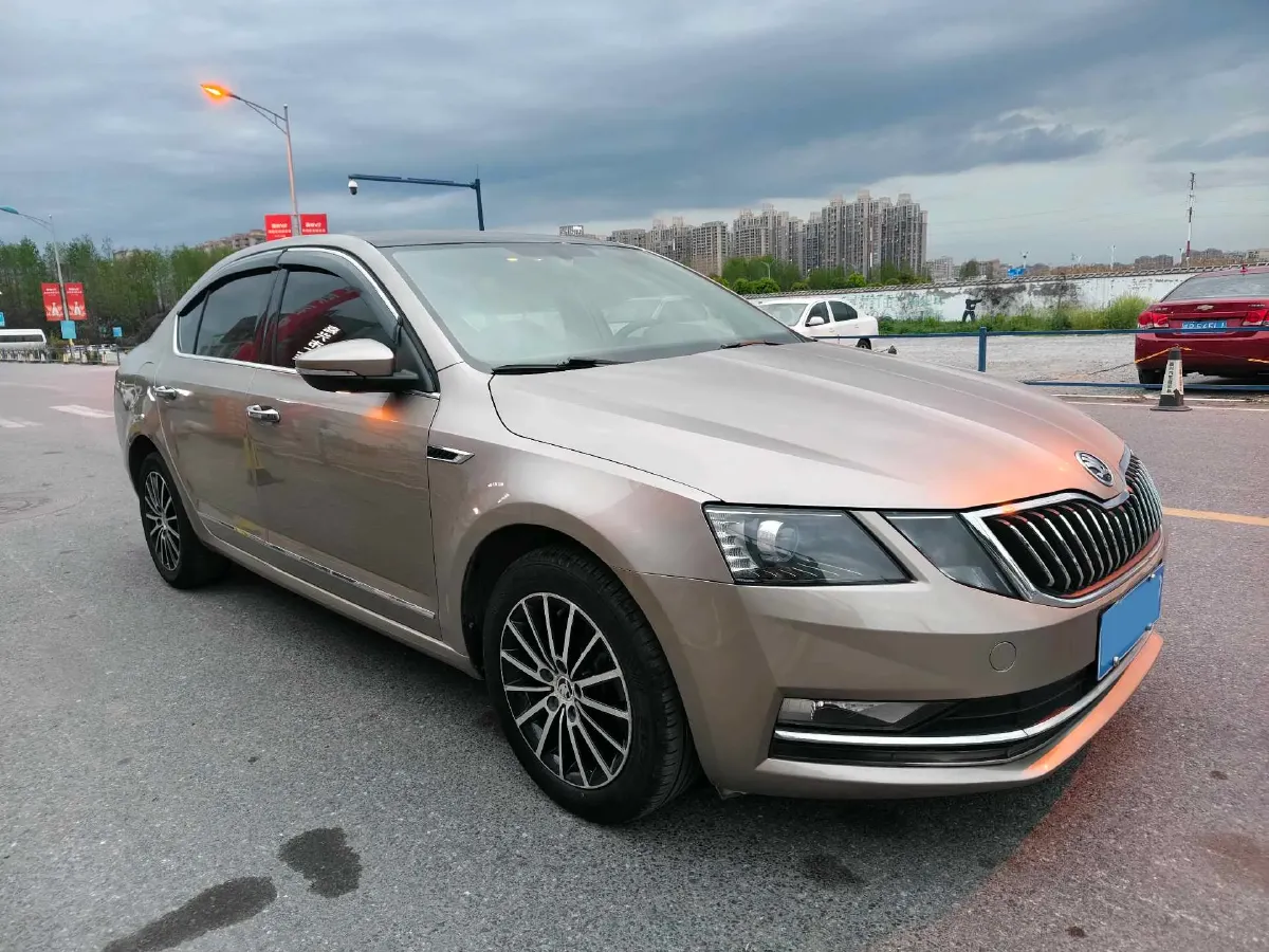2018 Skoda Octavia 1.2T 116HP L4 7DCT,autocango,china used car exporter,china ev exporter,chinese used car exporter,chinese used ev exporter