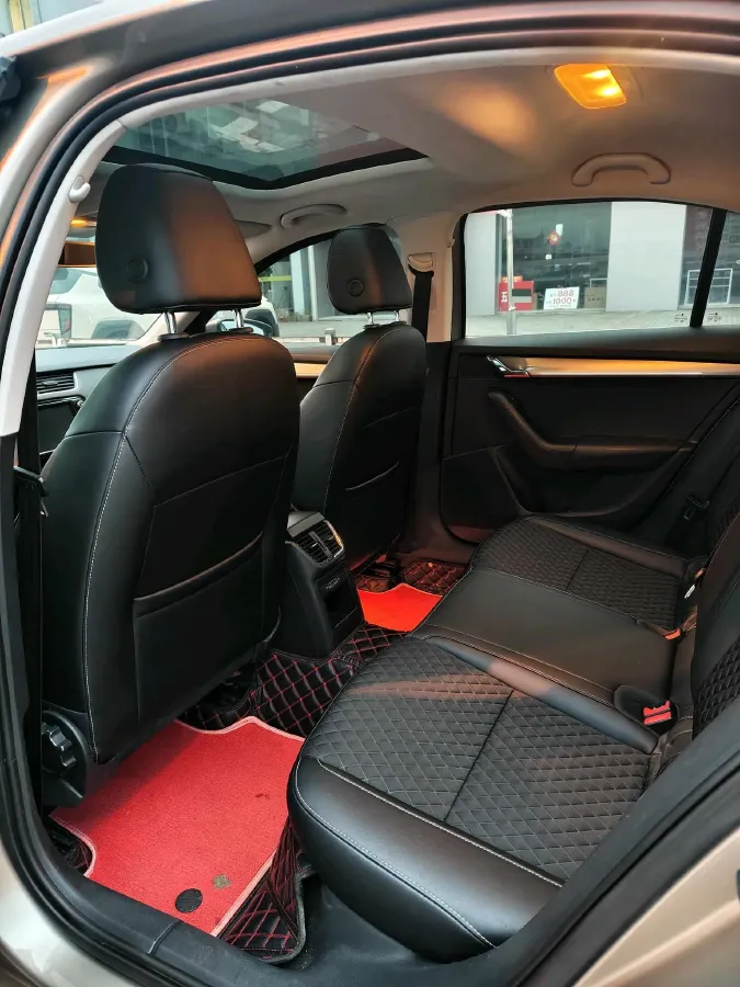 2018 Skoda Octavia 1.2T 116HP L4 7DCT,autocango,china used car exporter,china ev exporter,chinese used car exporter,chinese used ev exporter