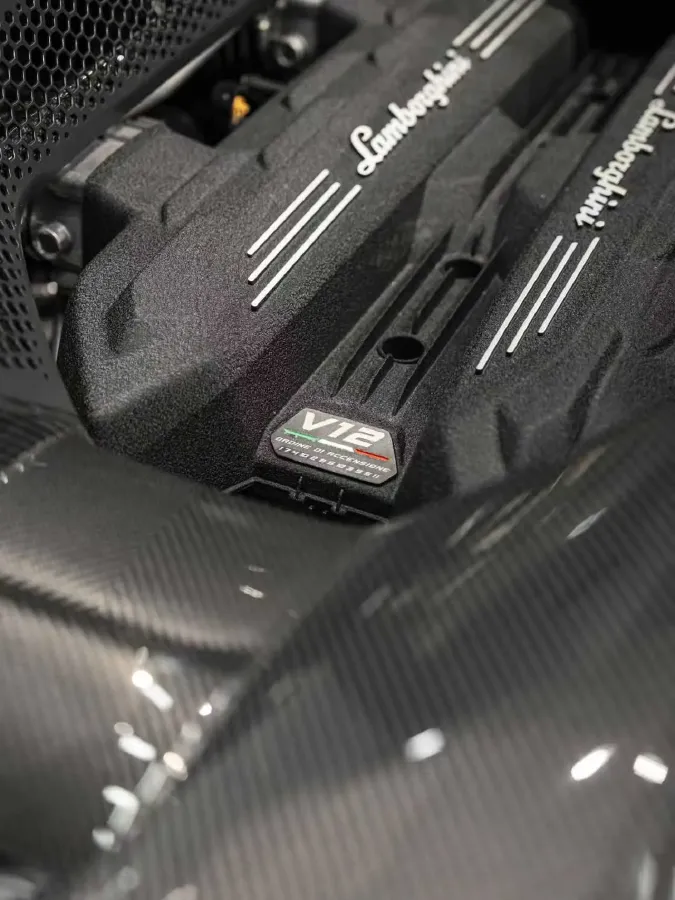 2023 Lamborghini Revuelto 6.5L 826HP V12 8DCT PHEV 3.8KWH,autocango,china used car exporter,china ev exporter,chinese used car exporter,chinese used ev exporter