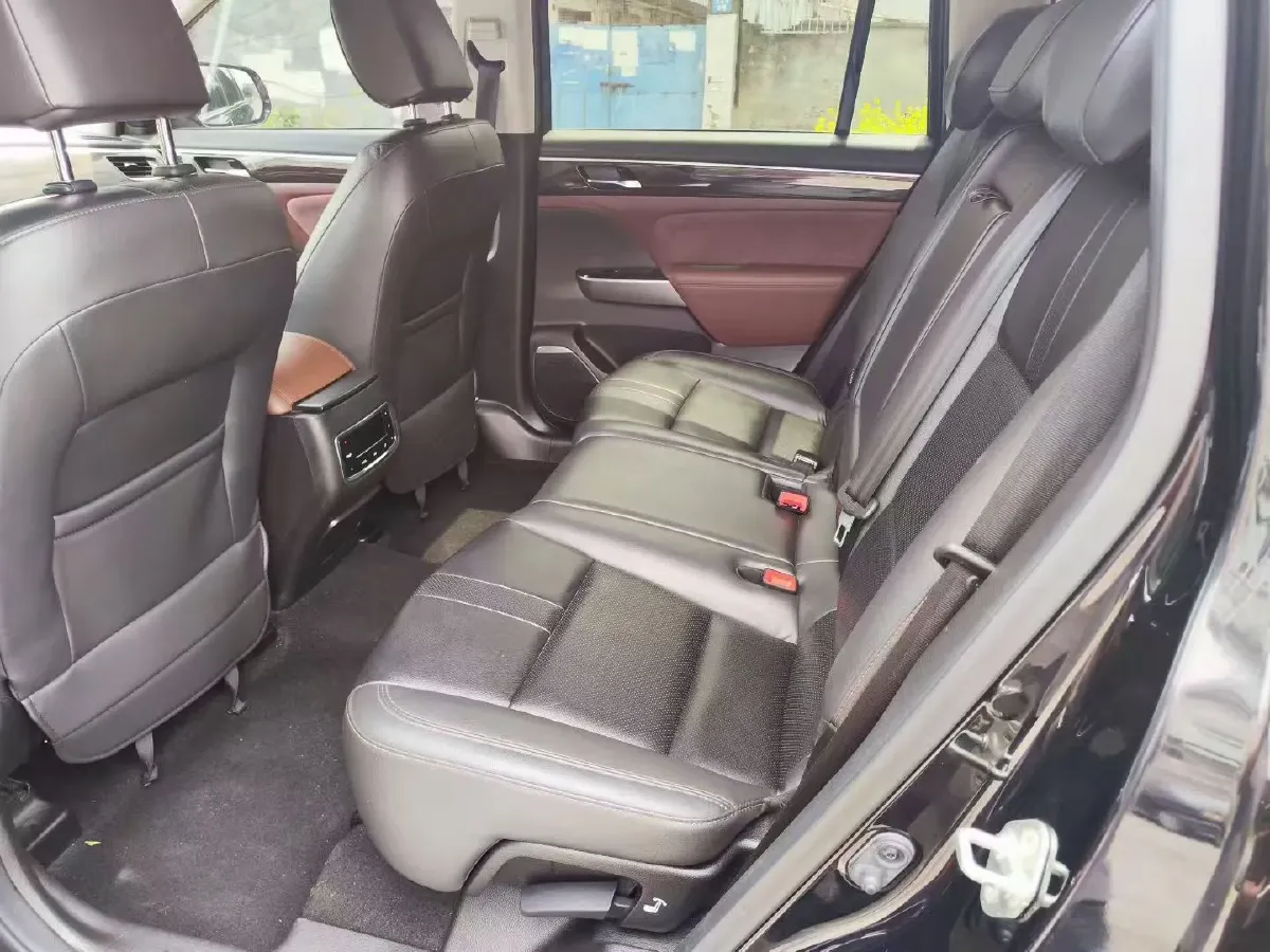 2017 GAC Trumpchi GS8 2.0T 201HP L4 6AT,autocango,china used car exporter,china ev exporter,chinese used car exporter,chinese used ev exporter