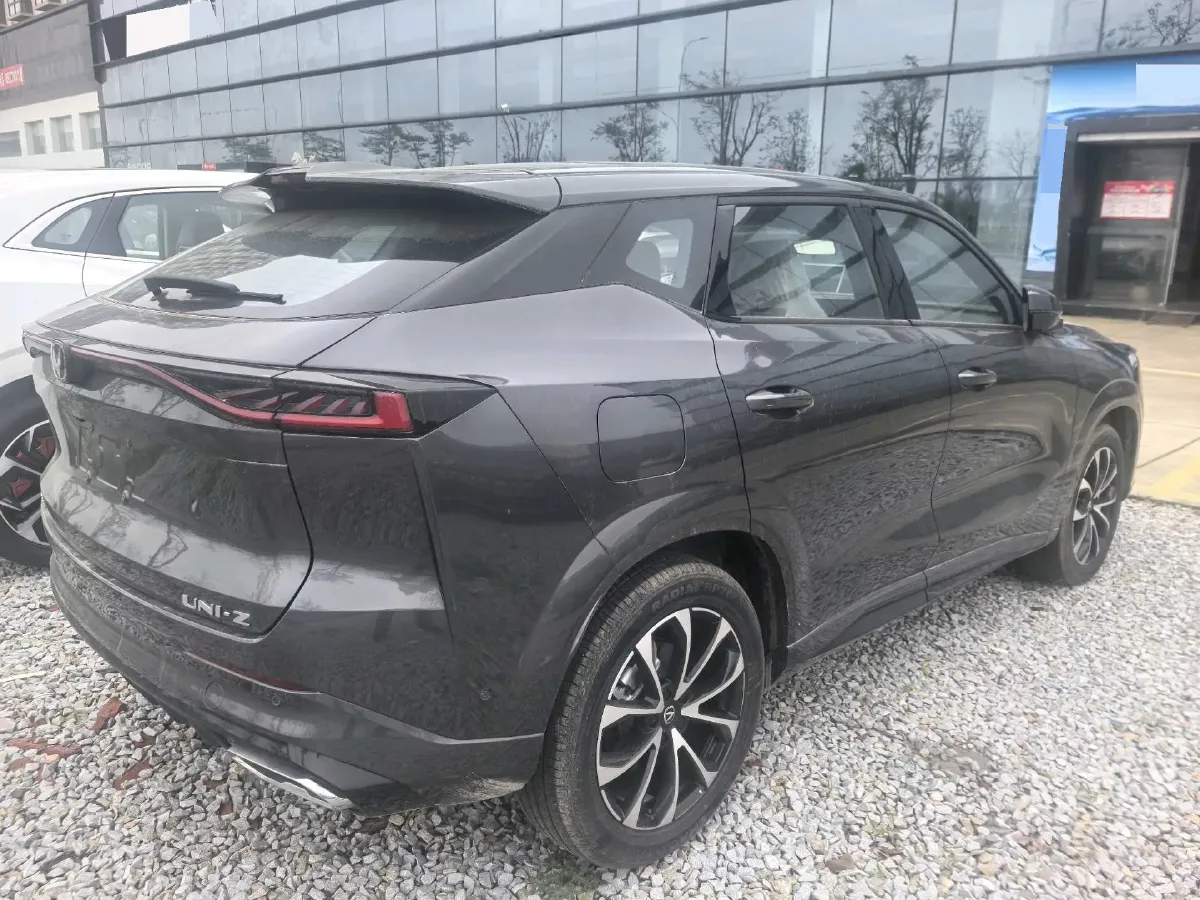 2024 ChangAn UNI-Z 1.5L 98HP L4 E-CVT PHEV 18.4KWH,autocango,china used car exporter,china ev exporter,chinese used car exporter,chinese used ev exporter