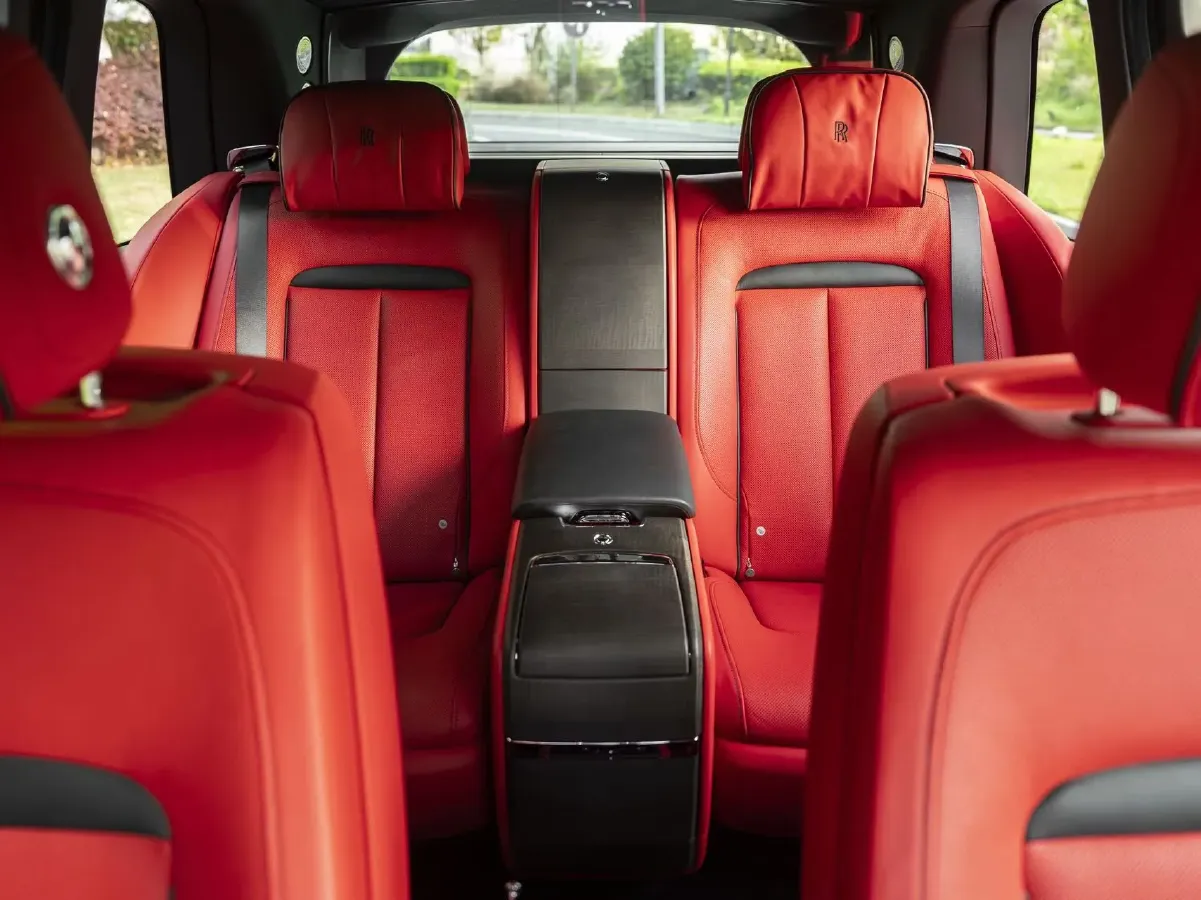 2018 Rolls-Royce Cullinan 6.7T 571HP V12 8AT,autocango,china used car exporter,china ev exporter,chinese used car exporter,chinese used ev exporter