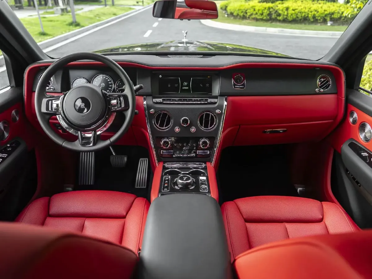 2018 Rolls-Royce Cullinan 6.7T 571HP V12 8AT,autocango,china used car exporter,china ev exporter,chinese used car exporter,chinese used ev exporter