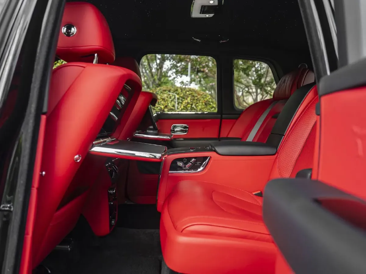 2018 Rolls-Royce Cullinan 6.7T 571HP V12 8AT,autocango,china used car exporter,china ev exporter,chinese used car exporter,chinese used ev exporter