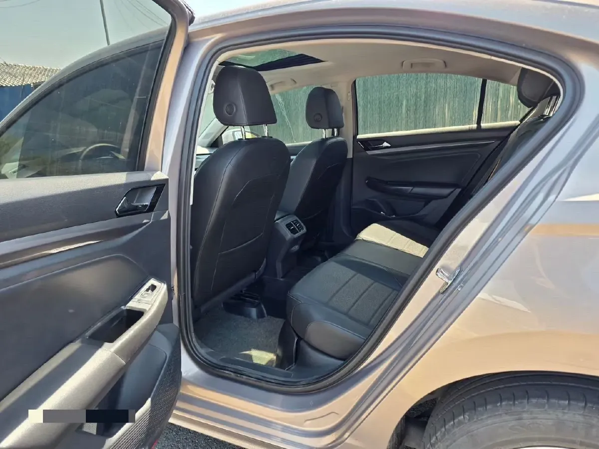 2021 Volkswagen Bora 1.5L 113HP L4 6AT,autocango,china used car exporter,china ev exporter,chinese used car exporter,chinese used ev exporter