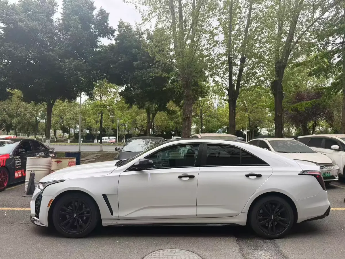 2022 Cadillac CT4 2.0T 237HP L4 8AT,autocango,china used car exporter,china ev exporter,chinese used car exporter,chinese used ev exporter