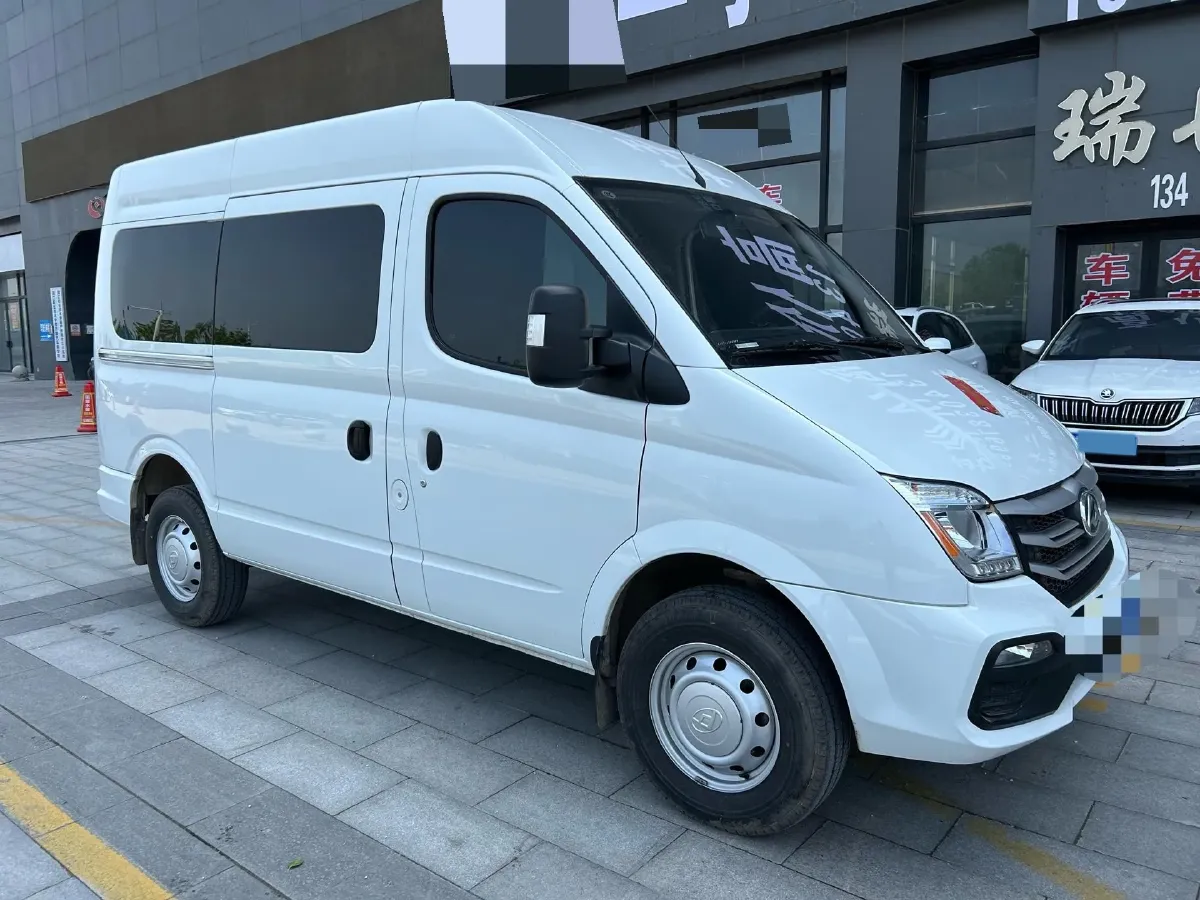2023 MAXUS XinTu V80 2.0T 127HP L4 6MT,autocango,china used car exporter,china ev exporter,chinese used car exporter,chinese used ev exporter