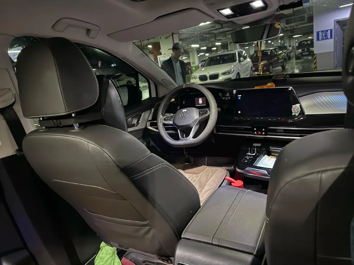 2021 Volkswagen Talagon 2.0T 220HP L4 7DCT,autocango,china used car exporter,china ev exporter,chinese used car exporter,chinese used ev exporter