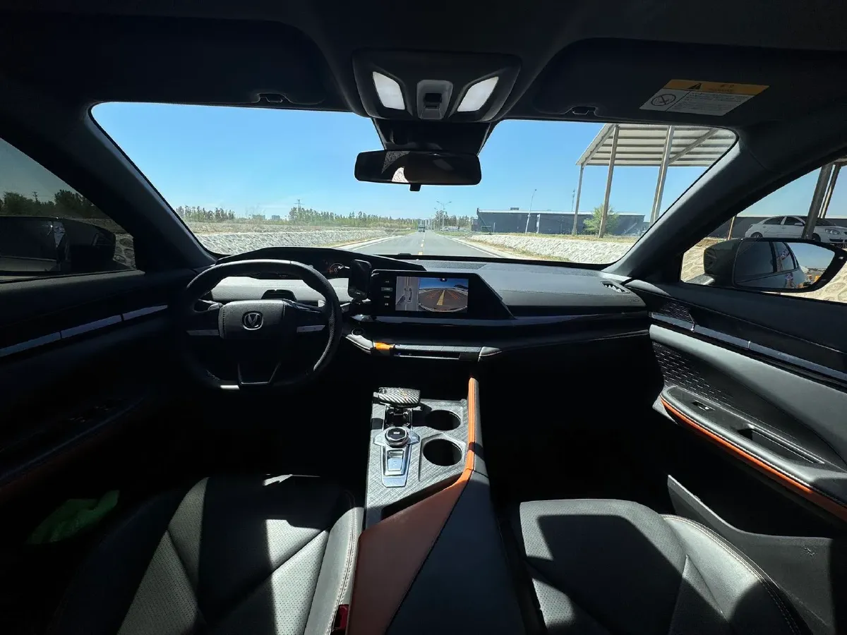 2023 ChangAn UNI-V 1.5T 188HP L4 7DCT,autocango,china used car exporter,china ev exporter,chinese used car exporter,chinese used ev exporter